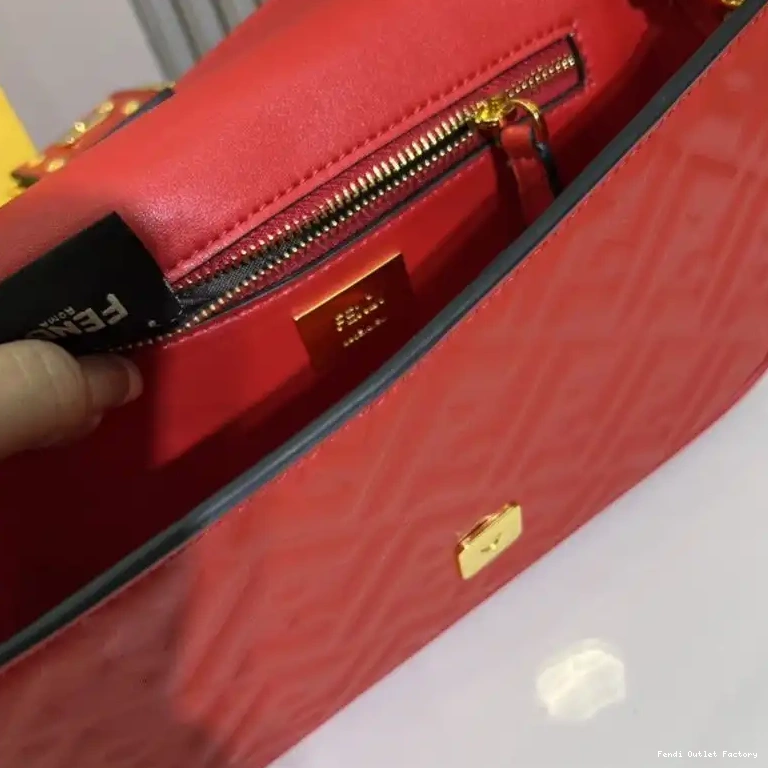 Affordable HOT Motif Red Chain FF In Fendi Nappa Midi Leather Baguette Bag 0608